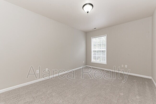 Building Photo - 113 S Wendover Trace Ave