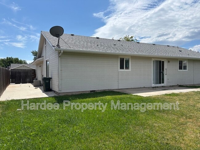 Building Photo - 668 W Applegate St