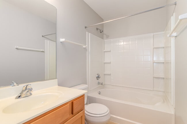 Building Photo - 520 Lincoln Station Dr