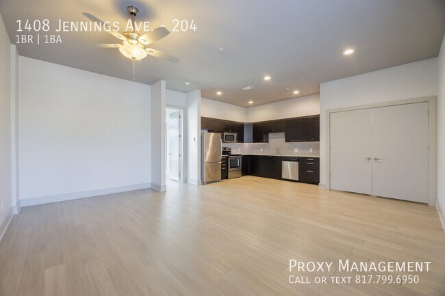 Building Photo - 1408 S Jennings Ave