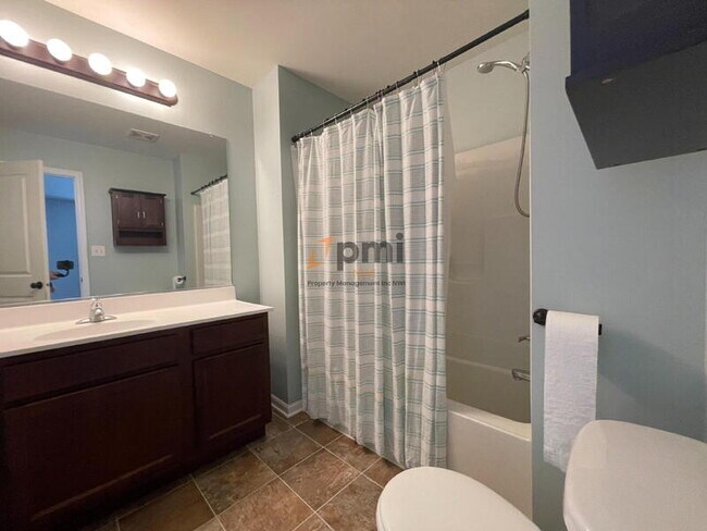 Building Photo - 10880 Mississippi St