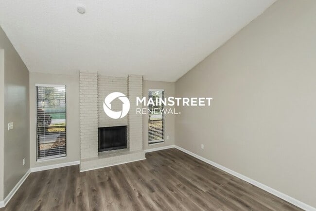 Building Photo - 3 Bedroom Pet-Friendly Home in PALM BAY, FL with Main Street Renewal