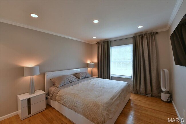 Building Photo - 965 Orchard Lakes Dr