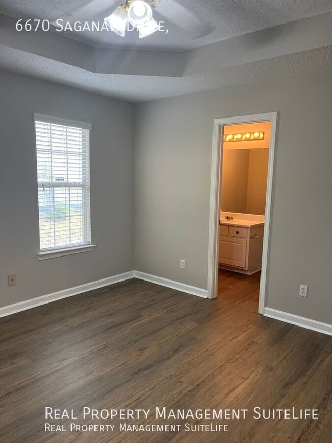 Building Photo - 6670 Saganaw Dr