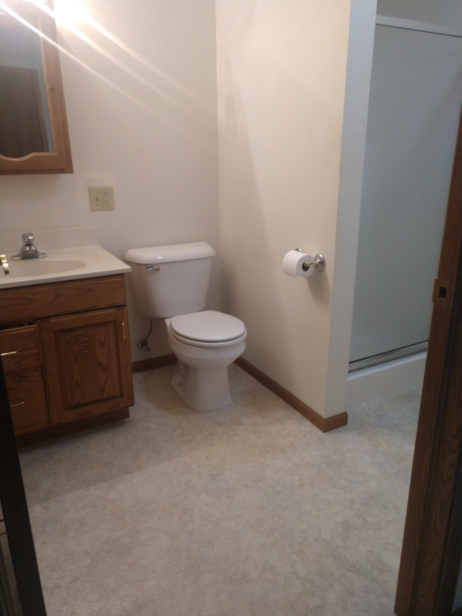 MASTER BATHROOM WITH SHOWER - 401 E Drake St