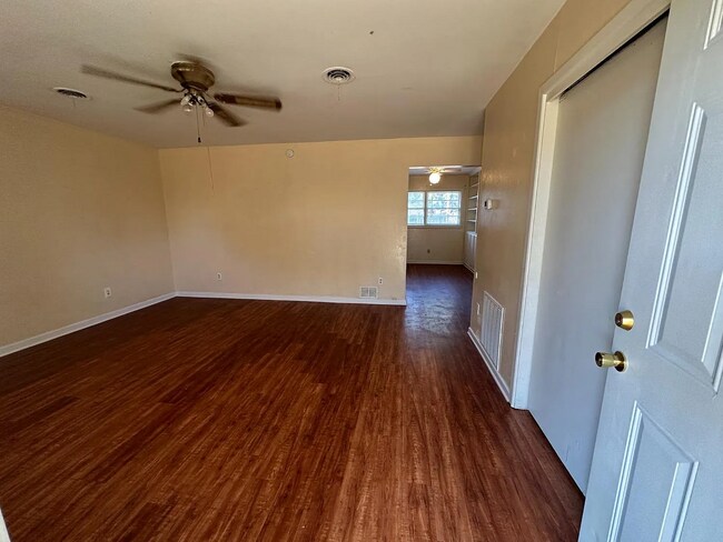 Building Photo - 3024 57th St