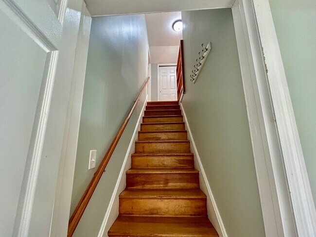 Building Photo - Amazing Home in Tahoma Terrace!