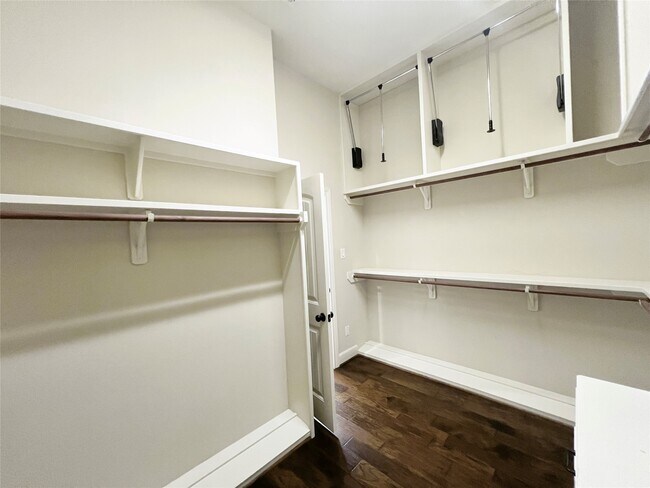 Building Photo - 1315 Asbury St