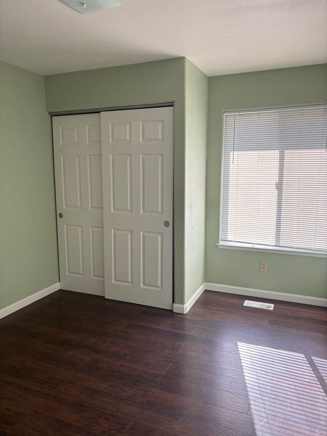 Building Photo - 1069 Ely Blvd S