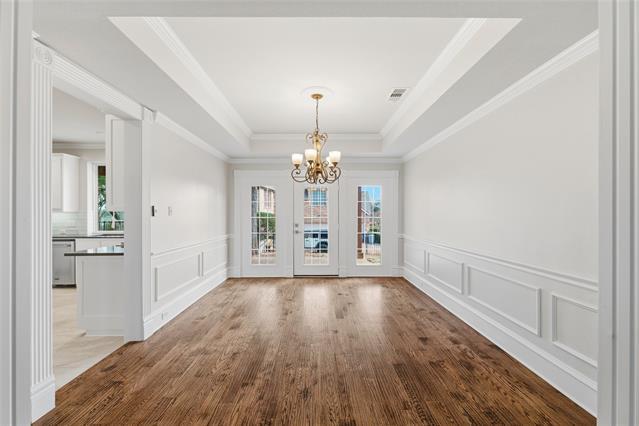 Building Photo - 715 Lakeway Dr