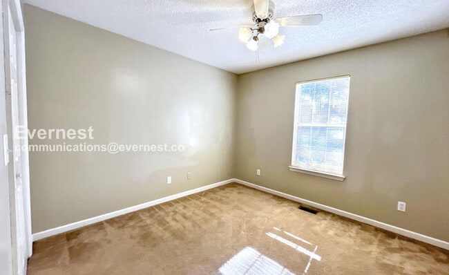 Building Photo - 4911 Hunter Village Dr