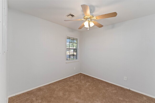 Building Photo - 12119 Dunlap St