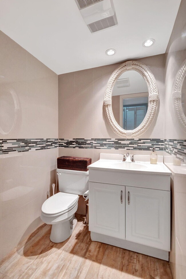 Building Photo - 4201 S Ocean Blvd