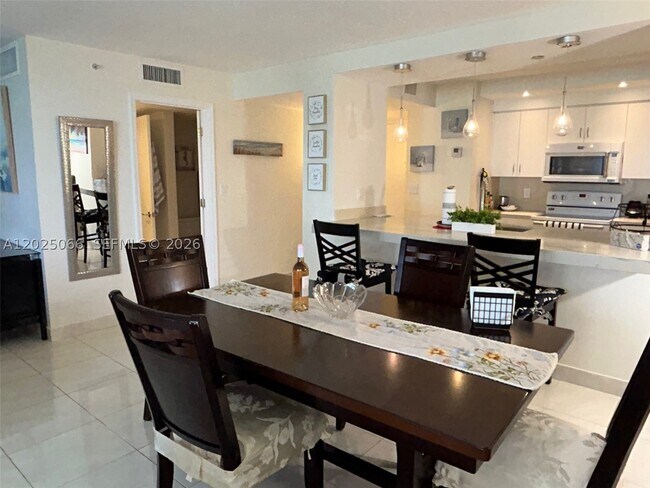 Building Photo - 6917 Collins Ave