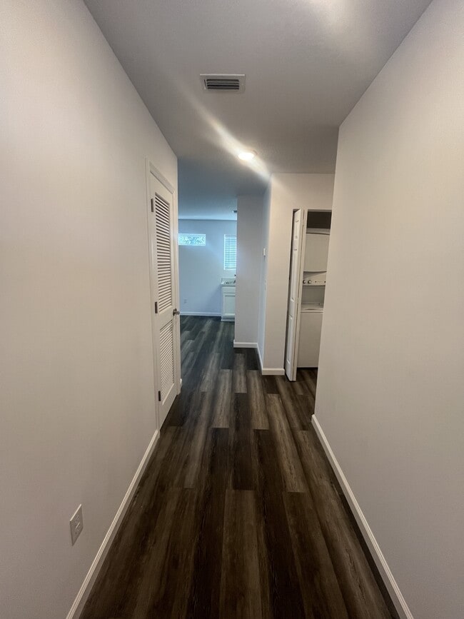 Building Photo - 135 Theodore St