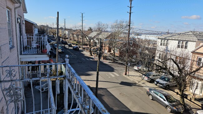 Building Photo - 642 Liberty Ave