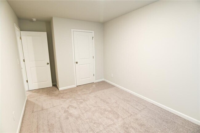 Building Photo - 115 Green Loop NW