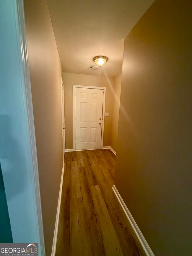 Building Photo - 110 Alice Dr