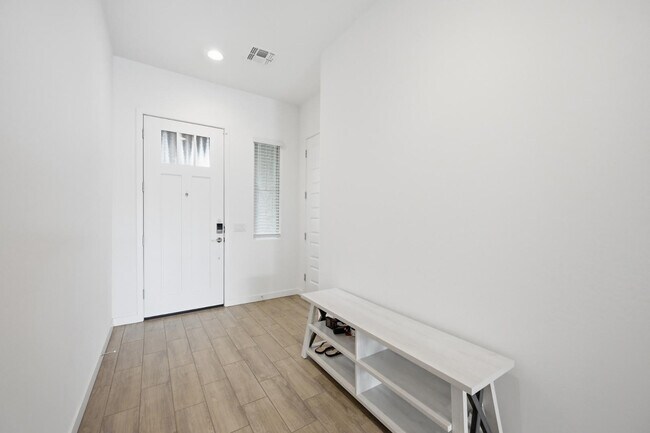 Building Photo - 4323 N 92nd Dr