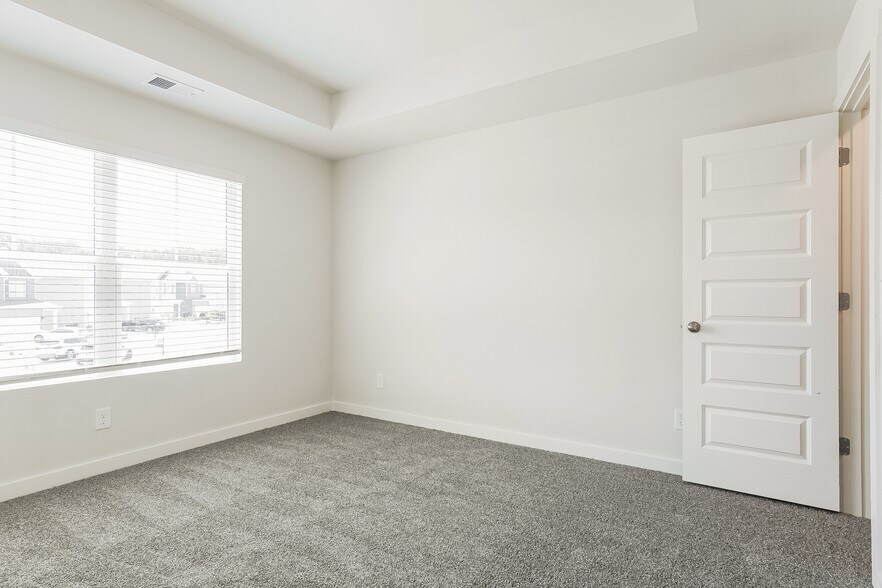Building Photo - 5520 Cathwick Dr