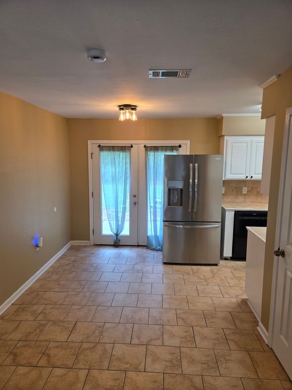 Building Photo - 16115 Bolivar Dr