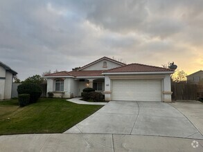 Building Photo - Charming 3-Bed, 2-Bath Home in Seven Oaks