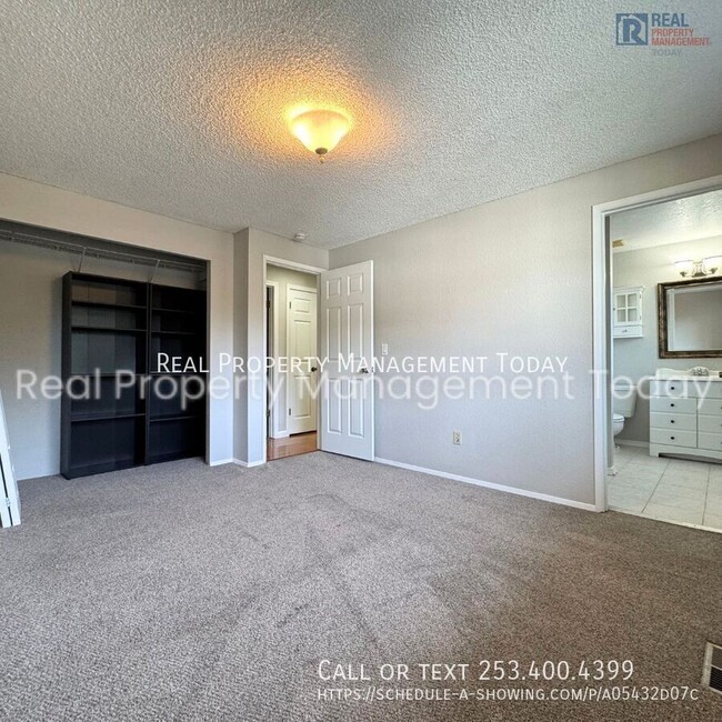 Building Photo - 31720 3rd Pl S