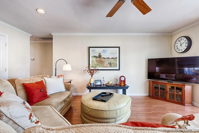 Building Photo - 7556 Oak Leaf Dr
