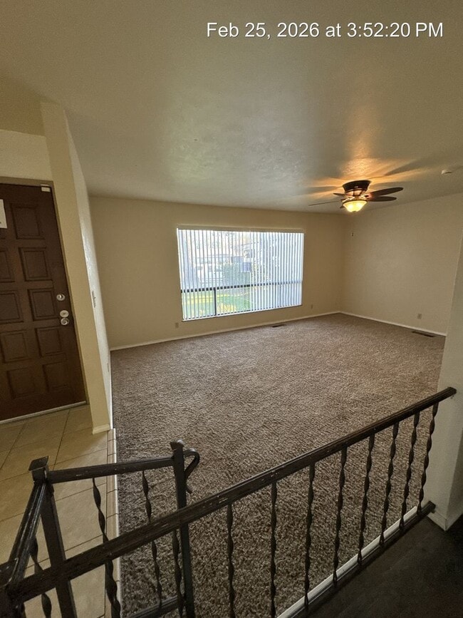 Building Photo - Charming Home Available Now !