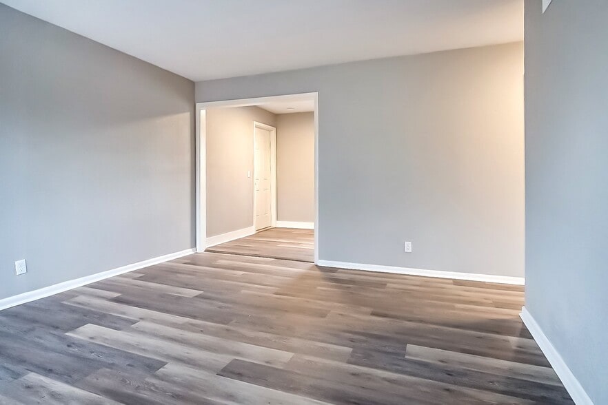 Building Photo - 5215 N Johnstown Ave