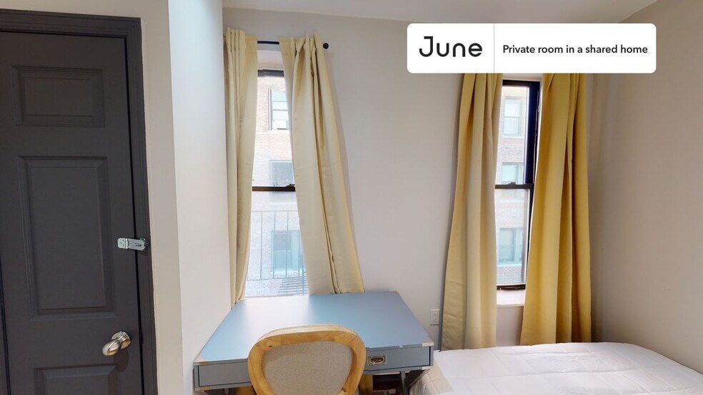 Building Photo - Room in Shared 3 bed/1 bath home