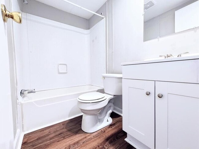 Building Photo - 212 Sunshine Dr