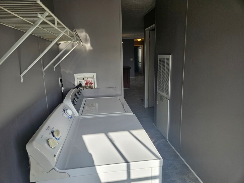 Building Photo - 39 Lynnwood Cir