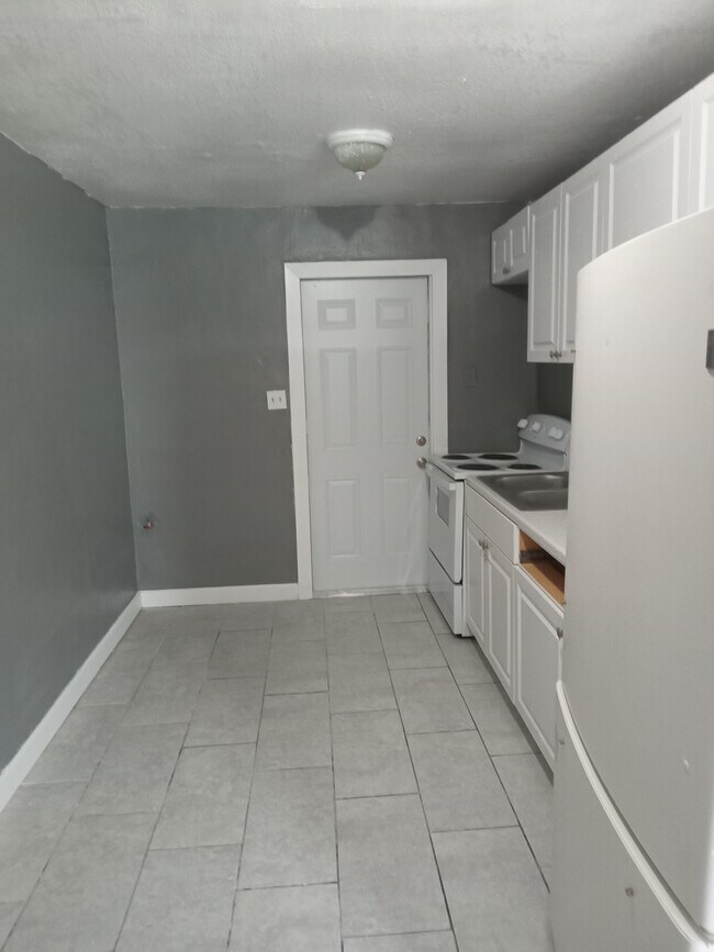 Kitchen - 2131 Washington St NE