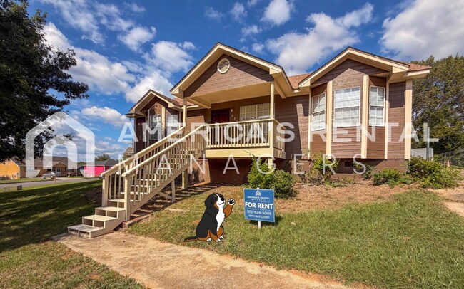 Building Photo - Modern 3BR/2BA – Easy Commute to Downtown!
