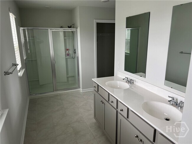 Building Photo - 110 Coopers Rise