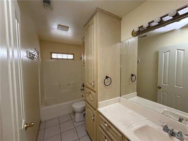 Building Photo - 25 N 7th St