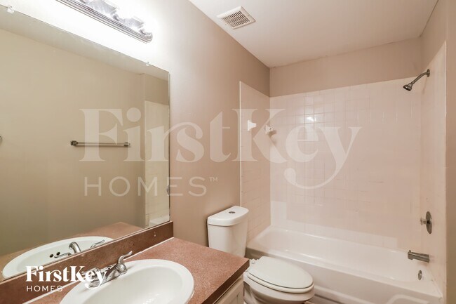 Building Photo - 15013 SE 25th Ave