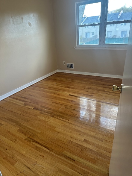 Building Photo - 331 Rector St