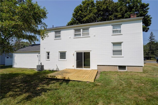 Building Photo - 161 Railroad Mills Rd