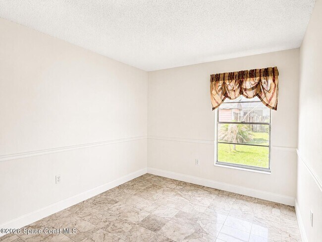 Building Photo - 662 Castaways St NE