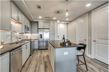 Building Photo - 9758 Katy Fwy