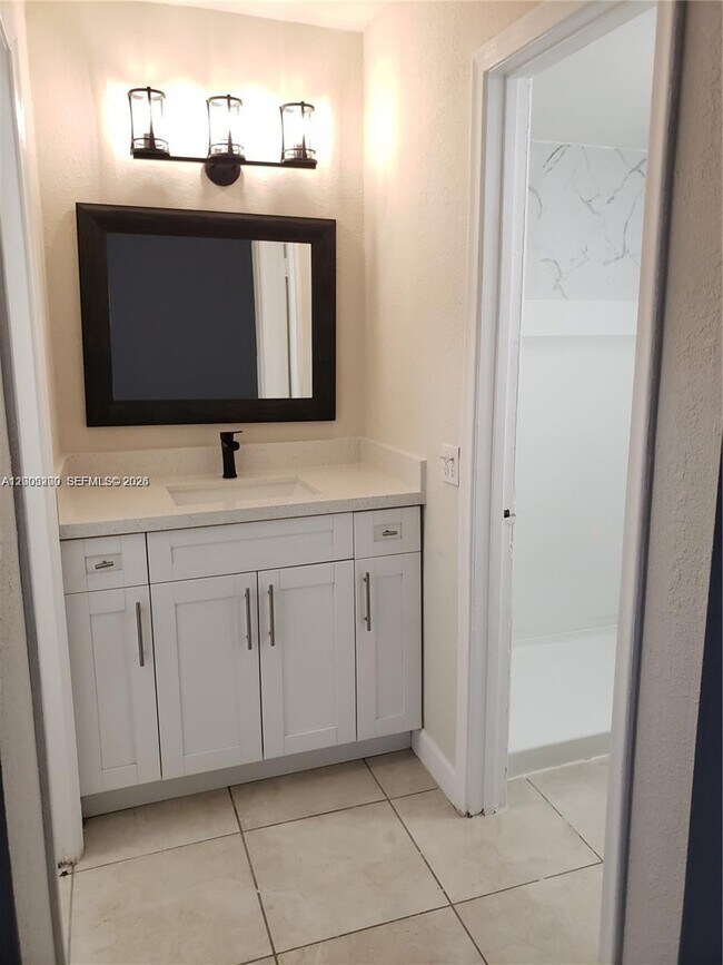 Building Photo - 4550 W 16th Ave