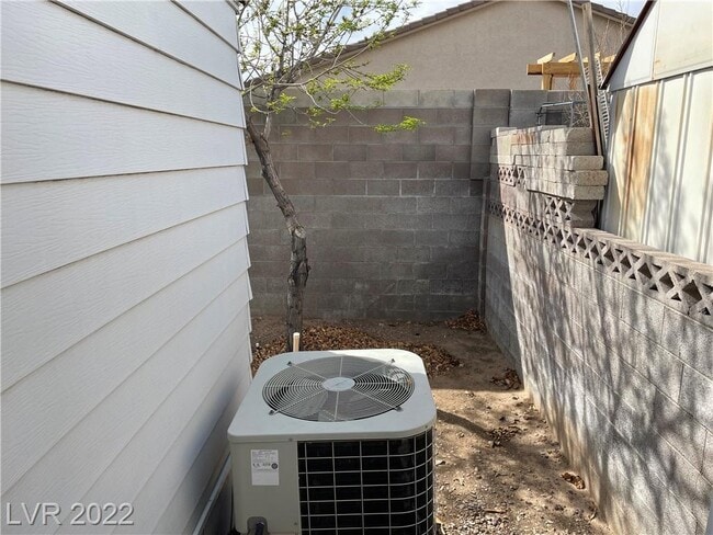 Building Photo - 1402 Coronado Dr