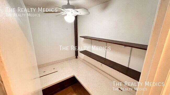 Building Photo - 1009 Alfred Dr