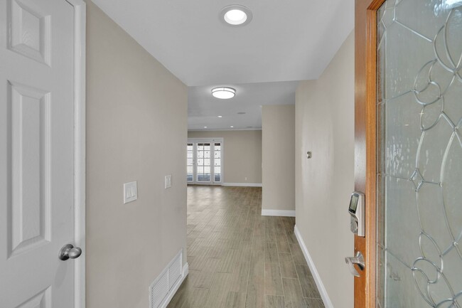 Building Photo - Fully Remodeled 4-Bedroom Single-Story ADU...