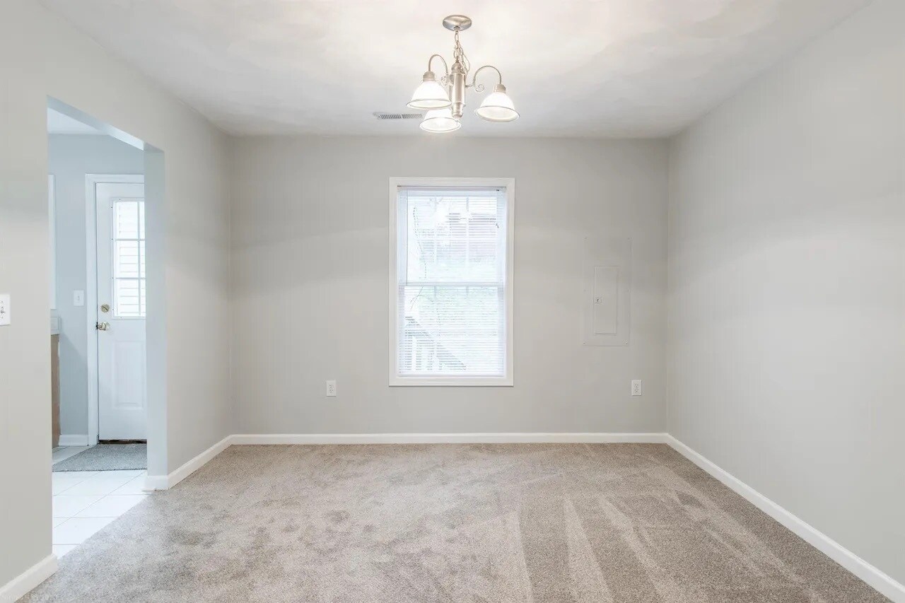 Dining Room - 650 Republic Rd