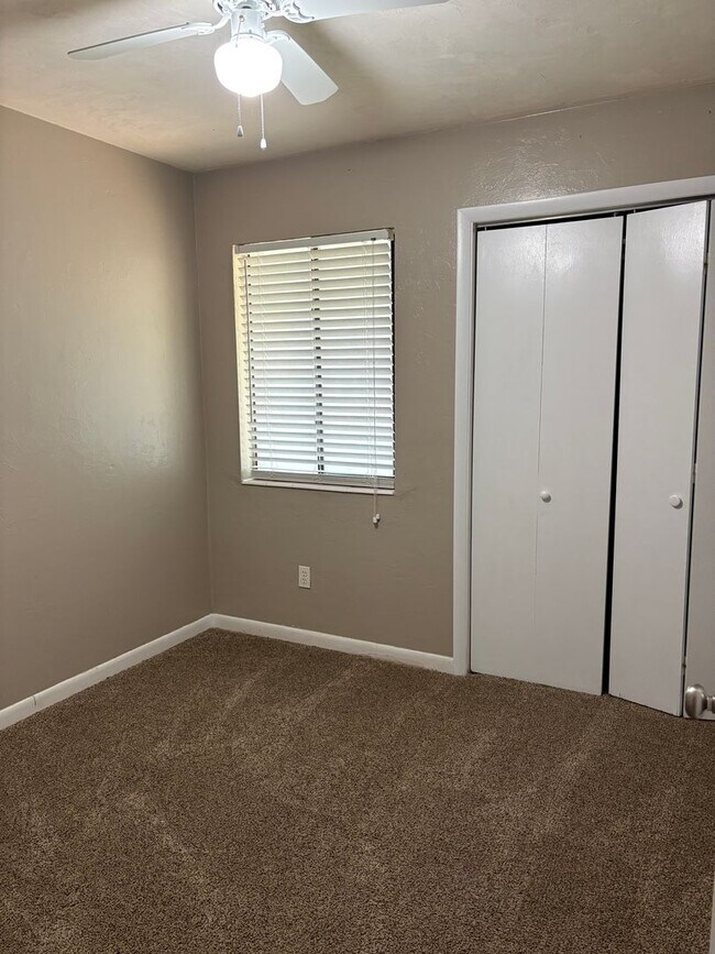 Building Photo - 2 story townhouse near TMH!!!