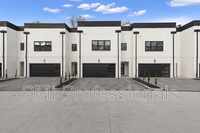Building Photo - 231 S Bilbro Ave