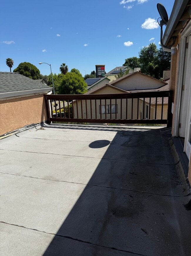 Building Photo - 1140 Hartford Pl